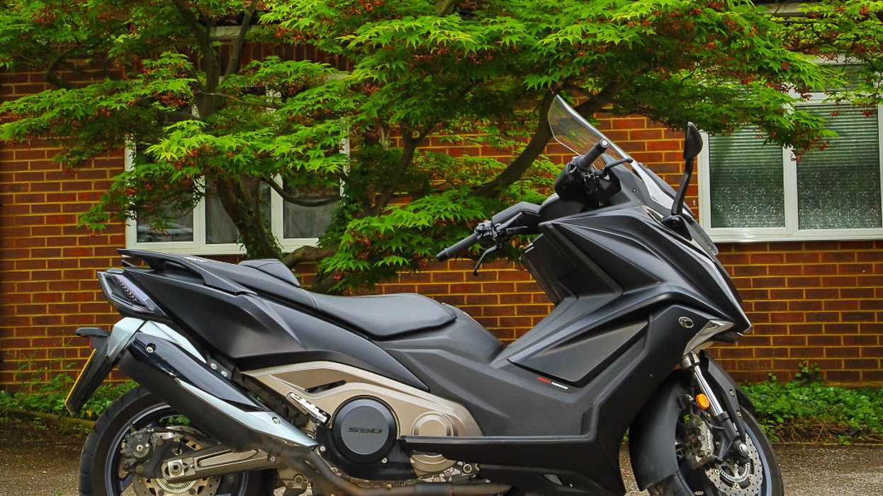 Kymco AK550